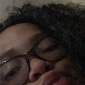 Meet your Posher, Alejandra